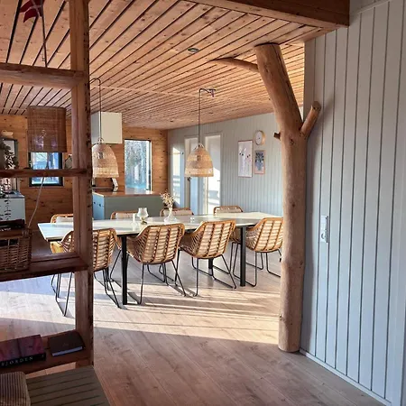 10 Person In Vinderup-by Traum Vinderup